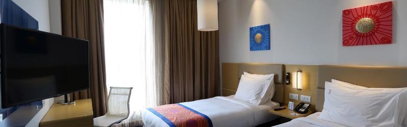 Holiday Inn Express Chennai Old Mahabalipuram Road Exteriör bild
