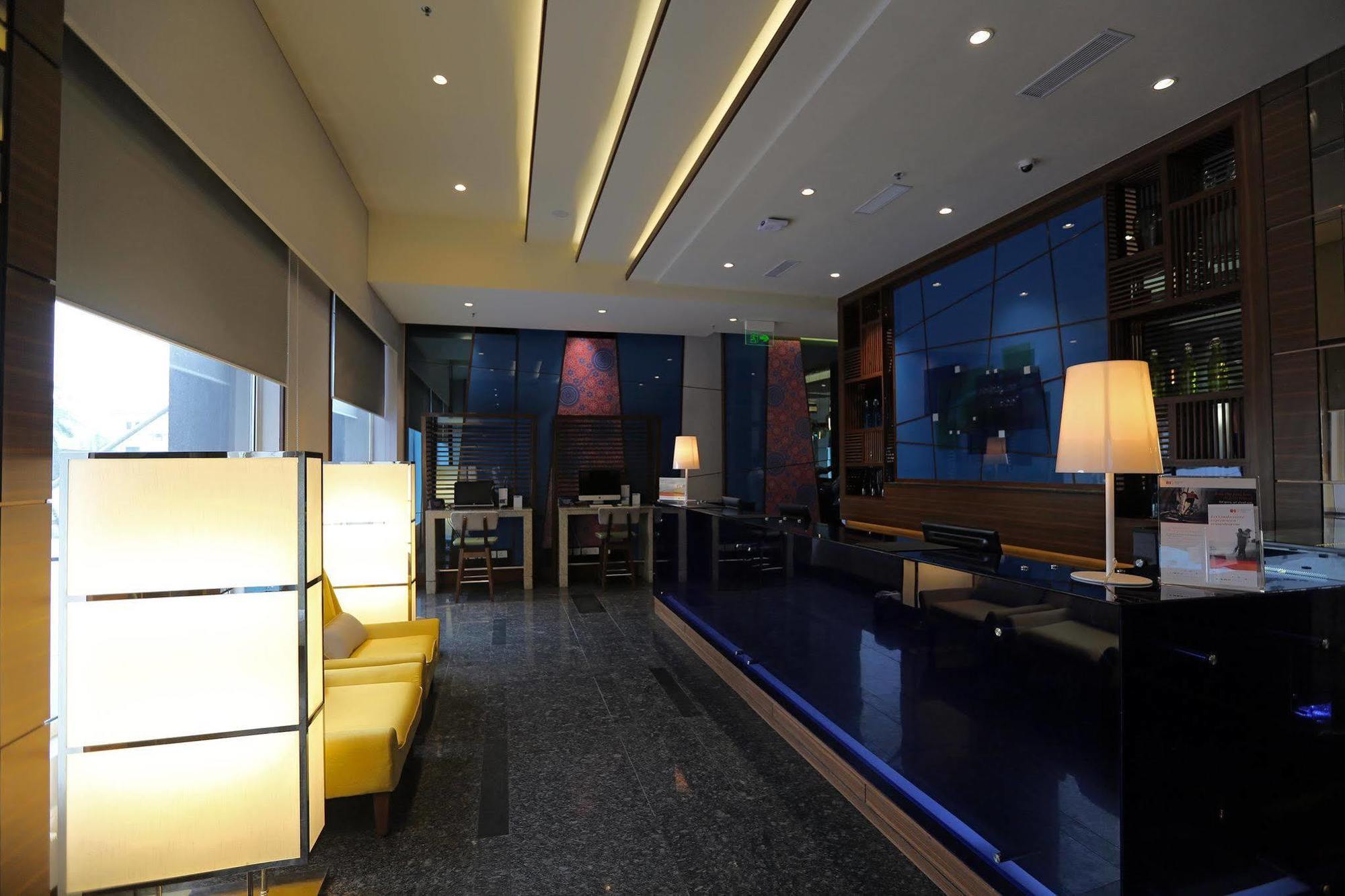 Holiday Inn Express Chennai Old Mahabalipuram Road Exteriör bild
