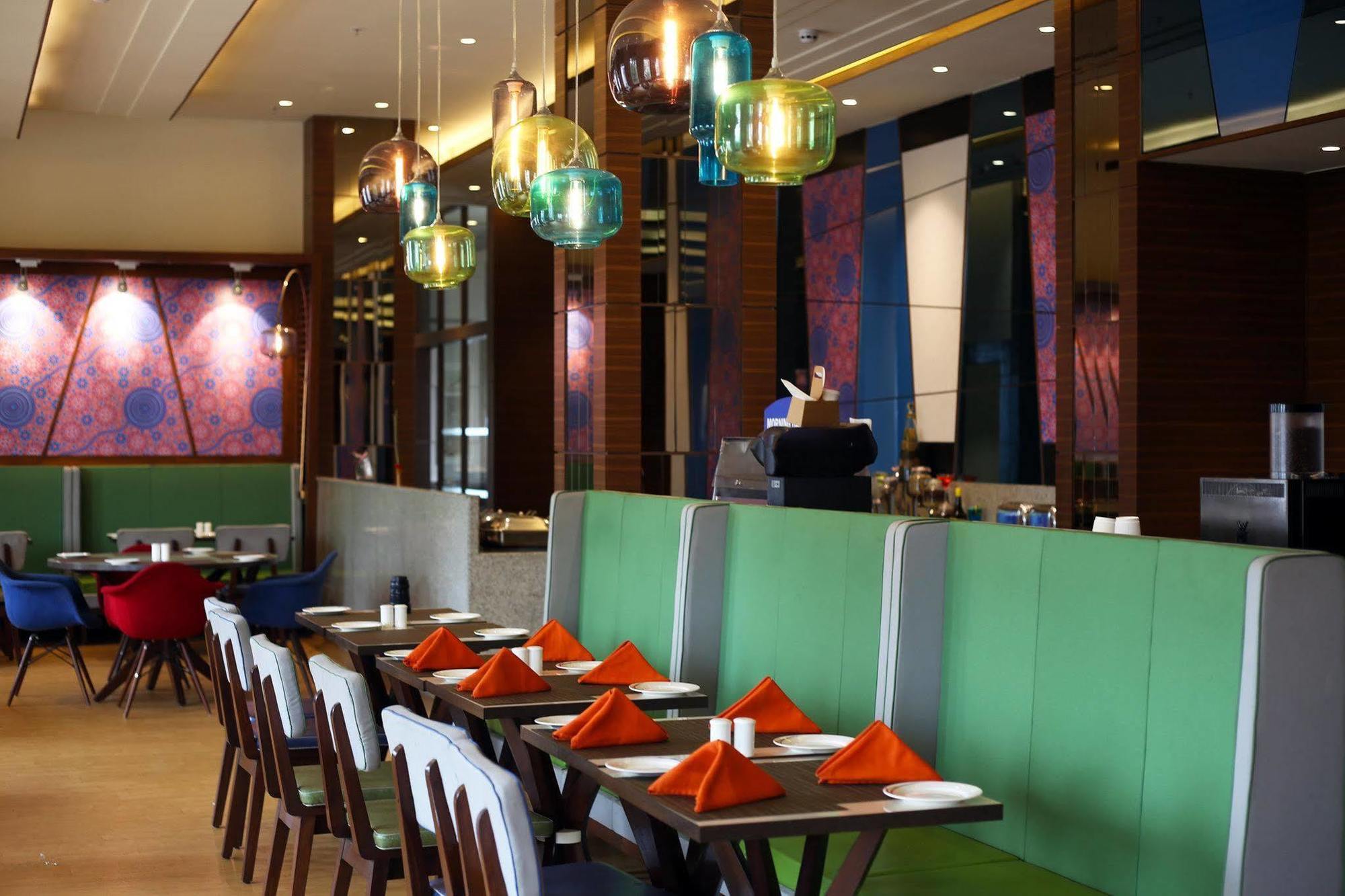 Holiday Inn Express Chennai Old Mahabalipuram Road Exteriör bild