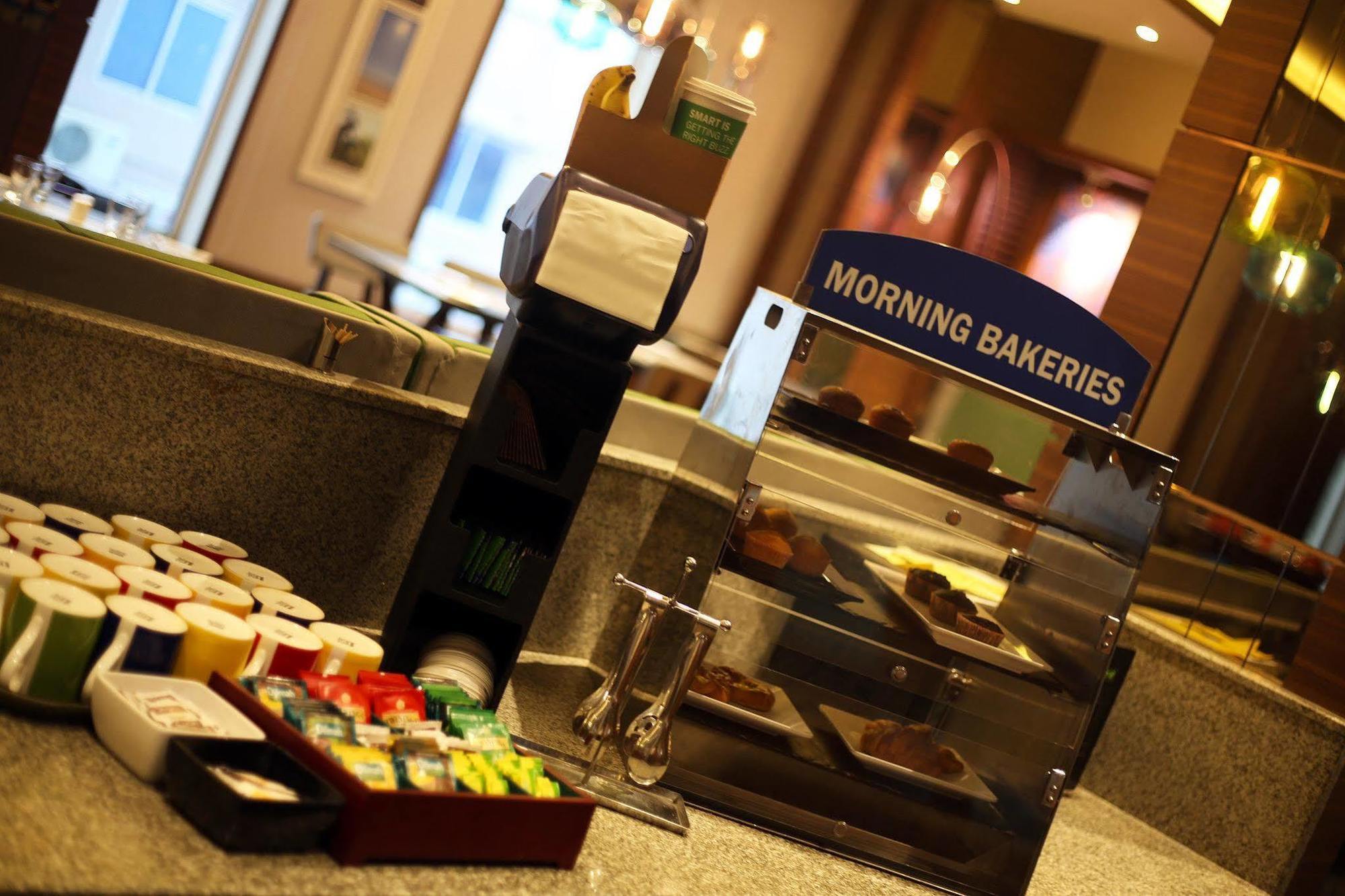Holiday Inn Express Chennai Old Mahabalipuram Road Exteriör bild