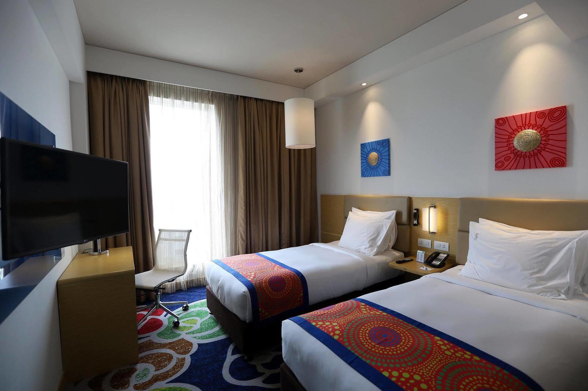 Holiday Inn Express Chennai Old Mahabalipuram Road Exteriör bild